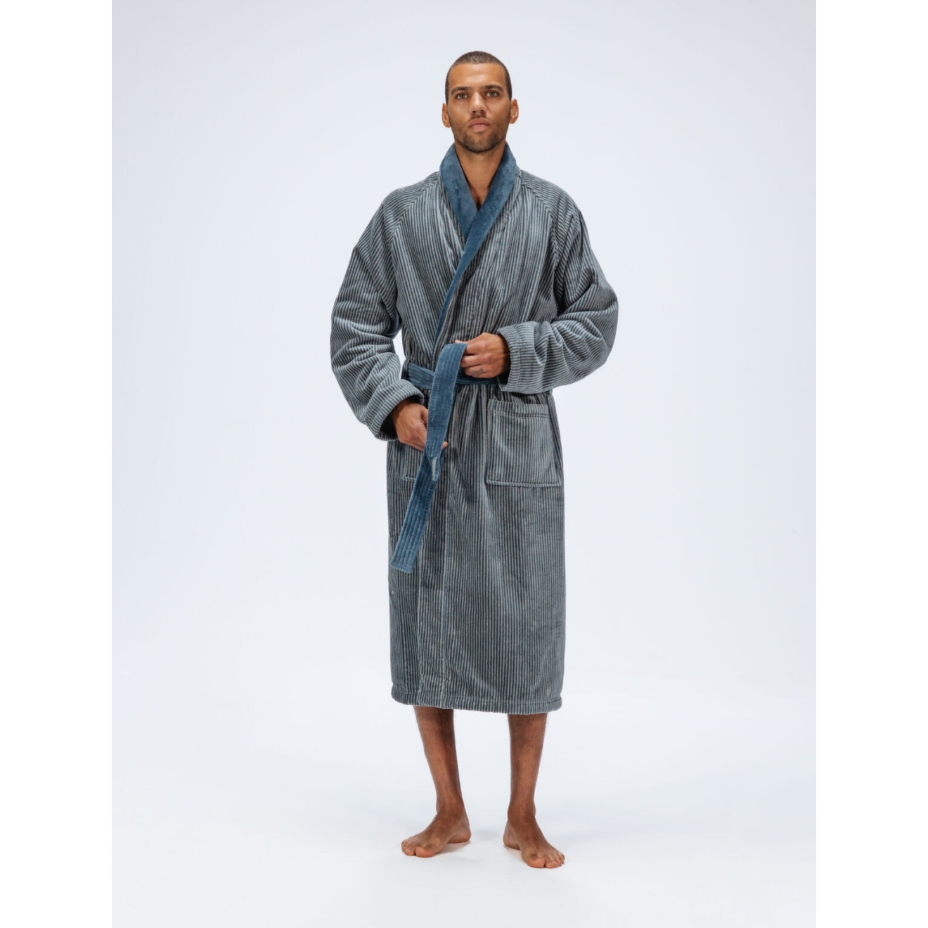 Bademantel Winston für Herren von Pellevävare Velour Blau-Grau