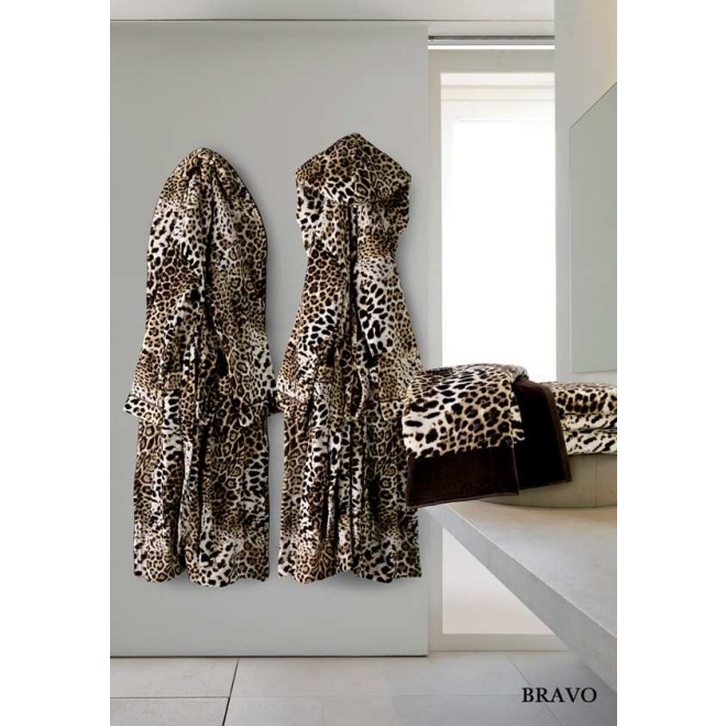 Exclusiver Bademantel Roberto Cavalli im Leopardenlook mit Kapuze