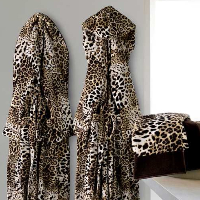 Exclusiver Bademantel Roberto Cavalli im Leopardenlook mit Kapuze